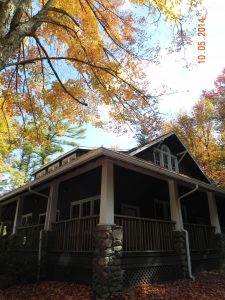 A lodge in the fall.